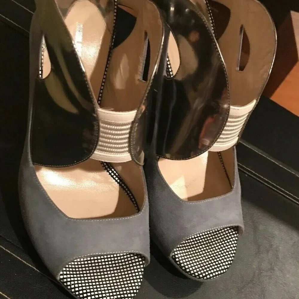 Nicholas Kirkwood 38.5 Gray Silver Suede Heels